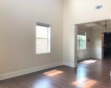 550 Nichols View Way - Photo Thumbnail 8