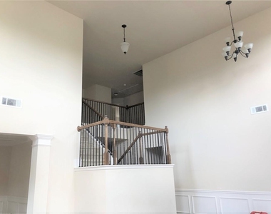 550 Nichols View Way - Photo Thumbnail 7