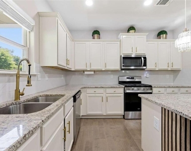 3798 Southfield Court - Photo Thumbnail 13