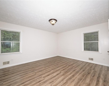 2100 Whitebluff Way Ne - Photo Thumbnail 15