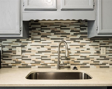 2100 Whitebluff Way Ne - Photo Thumbnail 3