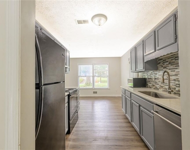2100 Whitebluff Way Ne - Photo Thumbnail 4