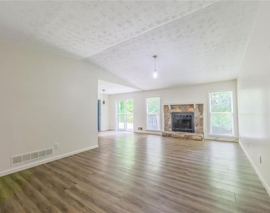 2100 Whitebluff Way Ne - Photo Thumbnail 10