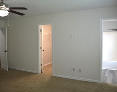 3072 Cedar Glade Lane - Photo Thumbnail 16