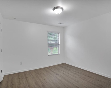 268 Stone Park Drive - Photo Thumbnail 19