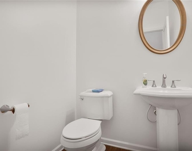 268 Stone Park Drive - Photo Thumbnail 4