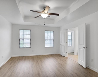 268 Stone Park Drive - Photo Thumbnail 12