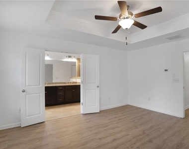 268 Stone Park Drive - Photo Thumbnail 13