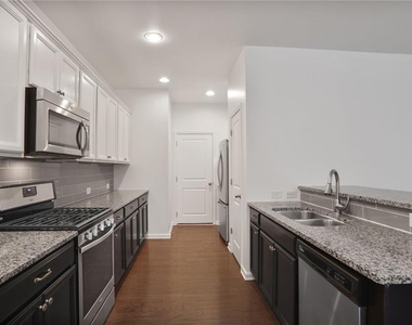 268 Stone Park Drive - Photo Thumbnail 9