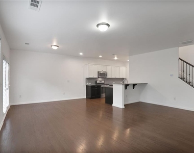 268 Stone Park Drive - Photo Thumbnail 7