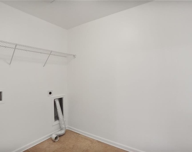 268 Stone Park Drive - Photo Thumbnail 18