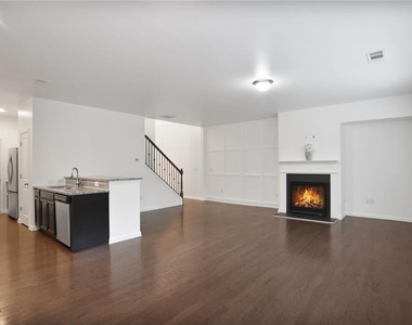 268 Stone Park Drive - Photo Thumbnail 8