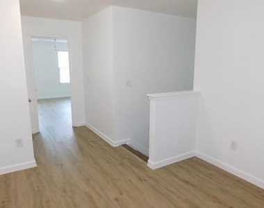 268 Stone Park Drive - Photo Thumbnail 17
