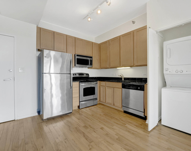 1 E 8th Street - Photo Thumbnail 9