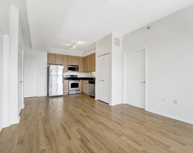 1 E 8th Street - Photo Thumbnail 7