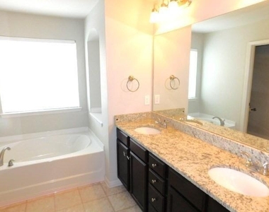 152 Fern Walk - Photo Thumbnail 16