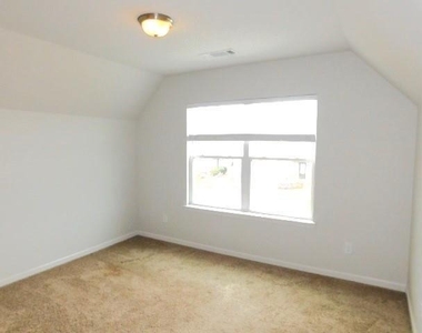 152 Fern Walk - Photo Thumbnail 10