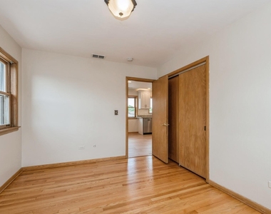 8108 N Oriole Avenue - Photo Thumbnail 6