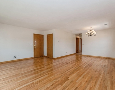 8108 N Oriole Avenue - Photo Thumbnail 7