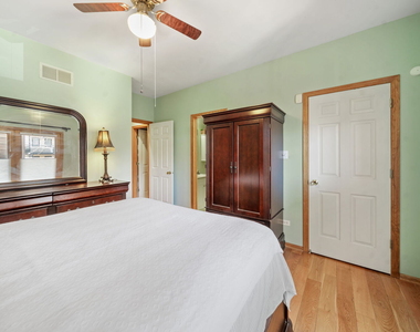 1451 W Walton Street - Photo Thumbnail 11