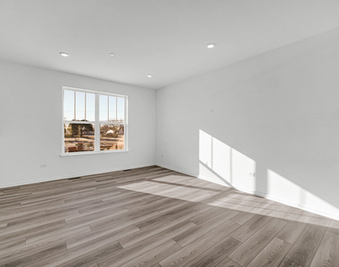 313 Settlers Place - Photo Thumbnail 5