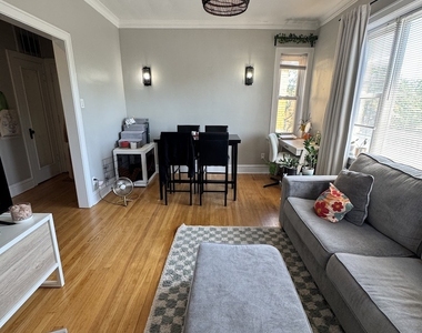 2912 N Albany Avenue - Photo Thumbnail 4