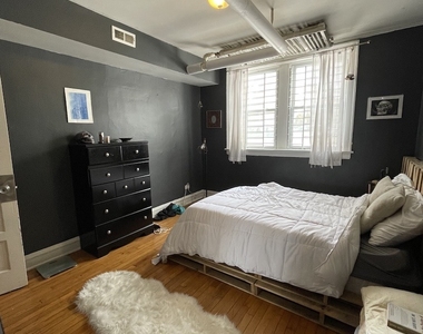 2502 N Rockwell Street - Photo Thumbnail 9