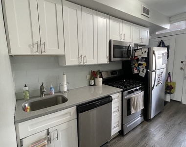 2502 N Rockwell Street - Photo Thumbnail 5