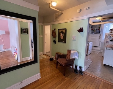 2502 N Rockwell Street - Photo Thumbnail 4