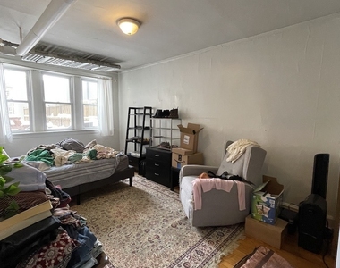 2502 N Rockwell Street - Photo Thumbnail 10