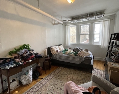 2502 N Rockwell Street - Photo Thumbnail 12