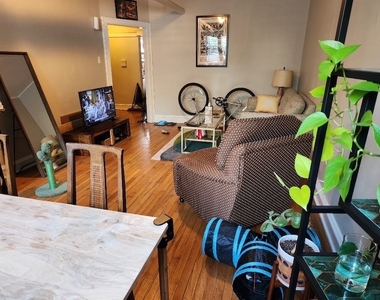2502 N Rockwell Street - Photo Thumbnail 2
