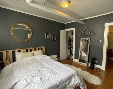 2502 N Rockwell Street - Photo Thumbnail 8