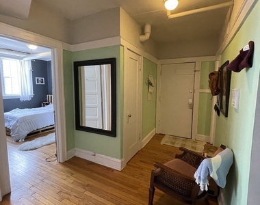 2502 N Rockwell Street - Photo Thumbnail 3