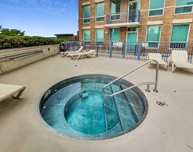 600 N Kingsbury Street - Photo Thumbnail 15