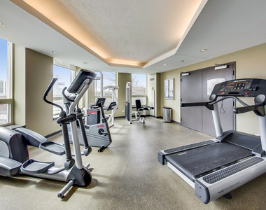 600 N Kingsbury Street - Photo Thumbnail 18