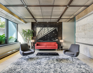 600 N Kingsbury Street - Photo Thumbnail 1