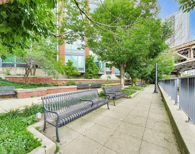 600 N Kingsbury Street - Photo Thumbnail 22