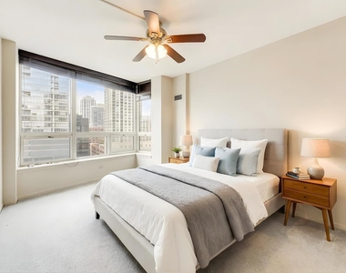 600 N Kingsbury Street - Photo Thumbnail 8