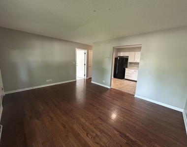 1716 Maple Lane - Photo Thumbnail 2