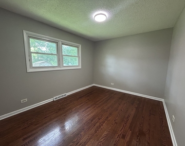 1716 Maple Lane - Photo Thumbnail 6