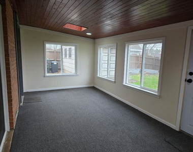9407 Elm Avenue - Photo Thumbnail 21