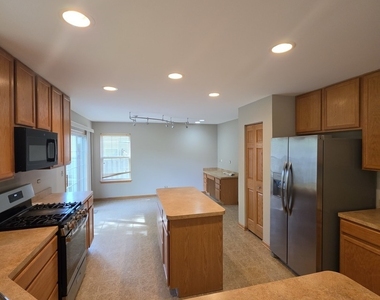 1333 Cape Cod Lane - Photo Thumbnail 14