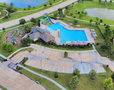 6934 Rosalina Landing Ln - Photo Thumbnail 4