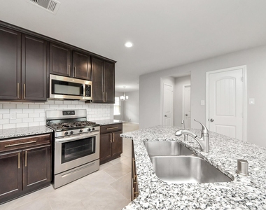 6934 Rosalina Landing Ln - Photo Thumbnail 9