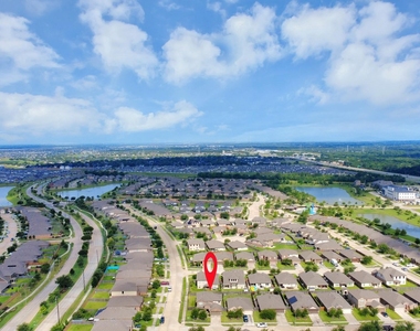 6934 Rosalina Landing Ln - Photo Thumbnail 3
