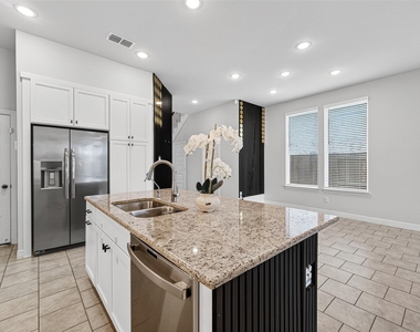 6602 Albany Forest Court - Photo Thumbnail 16