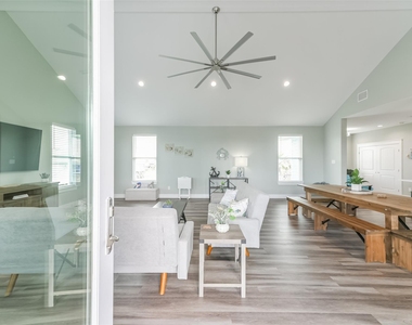 16630 Jean Lafitte Road - Photo Thumbnail 7