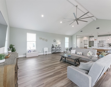 16630 Jean Lafitte Road - Photo Thumbnail 11