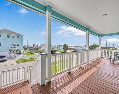 16630 Jean Lafitte Road - Photo Thumbnail 5